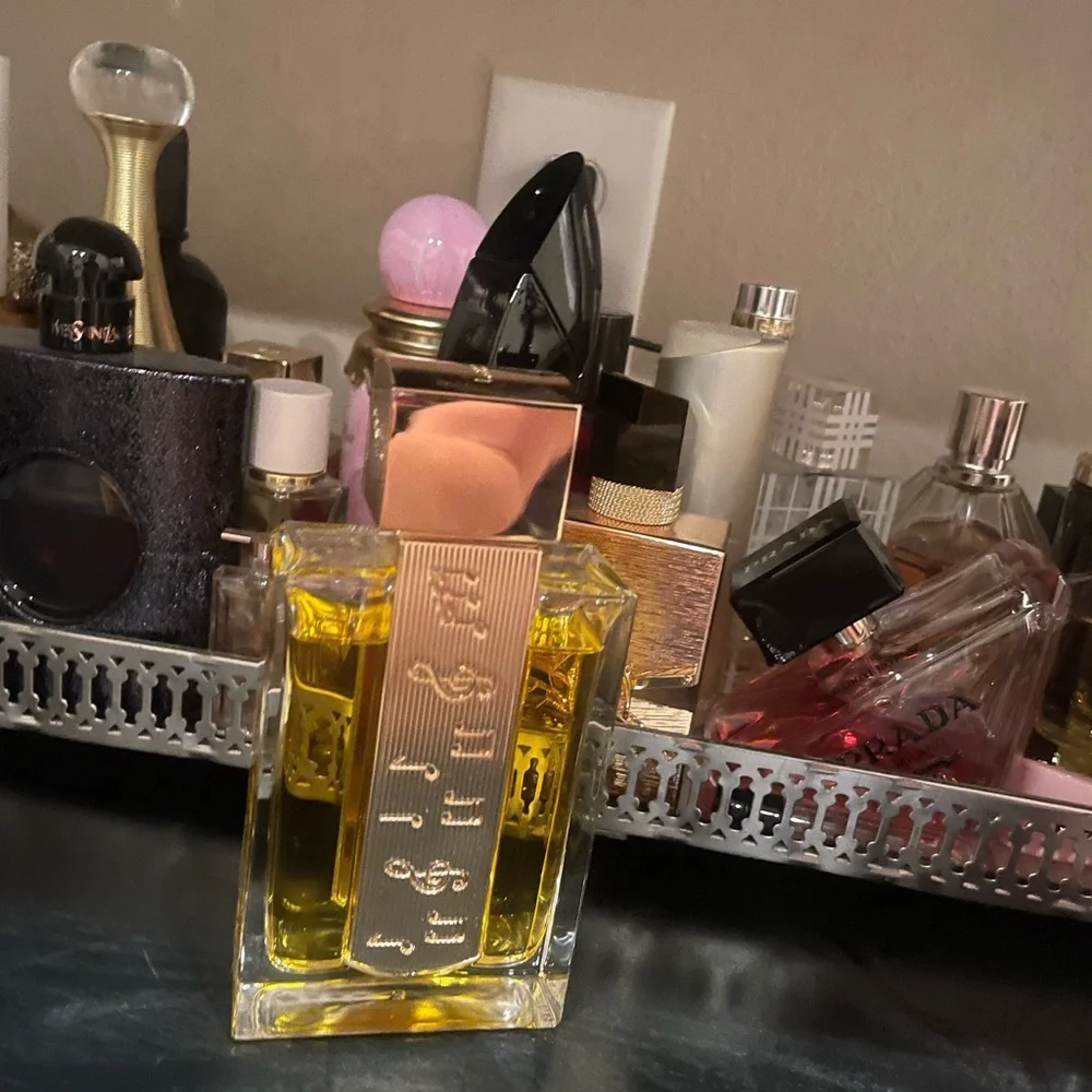 Angham Lataffa Perfume - Picture 1 of 2